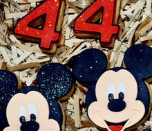 Load image into Gallery viewer, Mickey / Minnie Cookies

