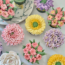 Load image into Gallery viewer, Floral Cupcakes Workshop
