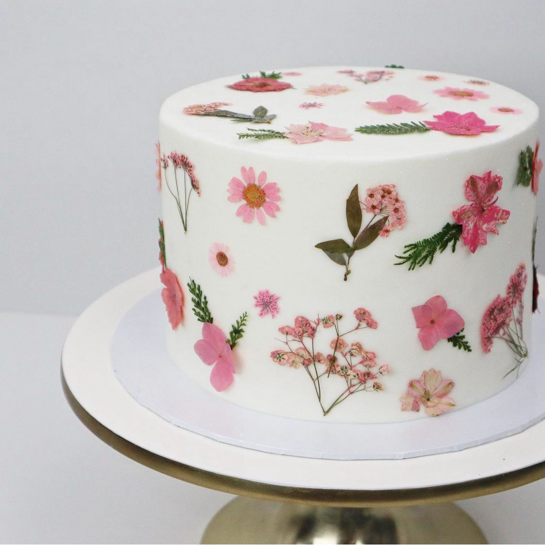 Dry Flowers Cake