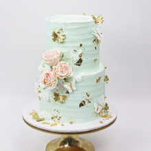 Load image into Gallery viewer, Enchanted garden Cake
